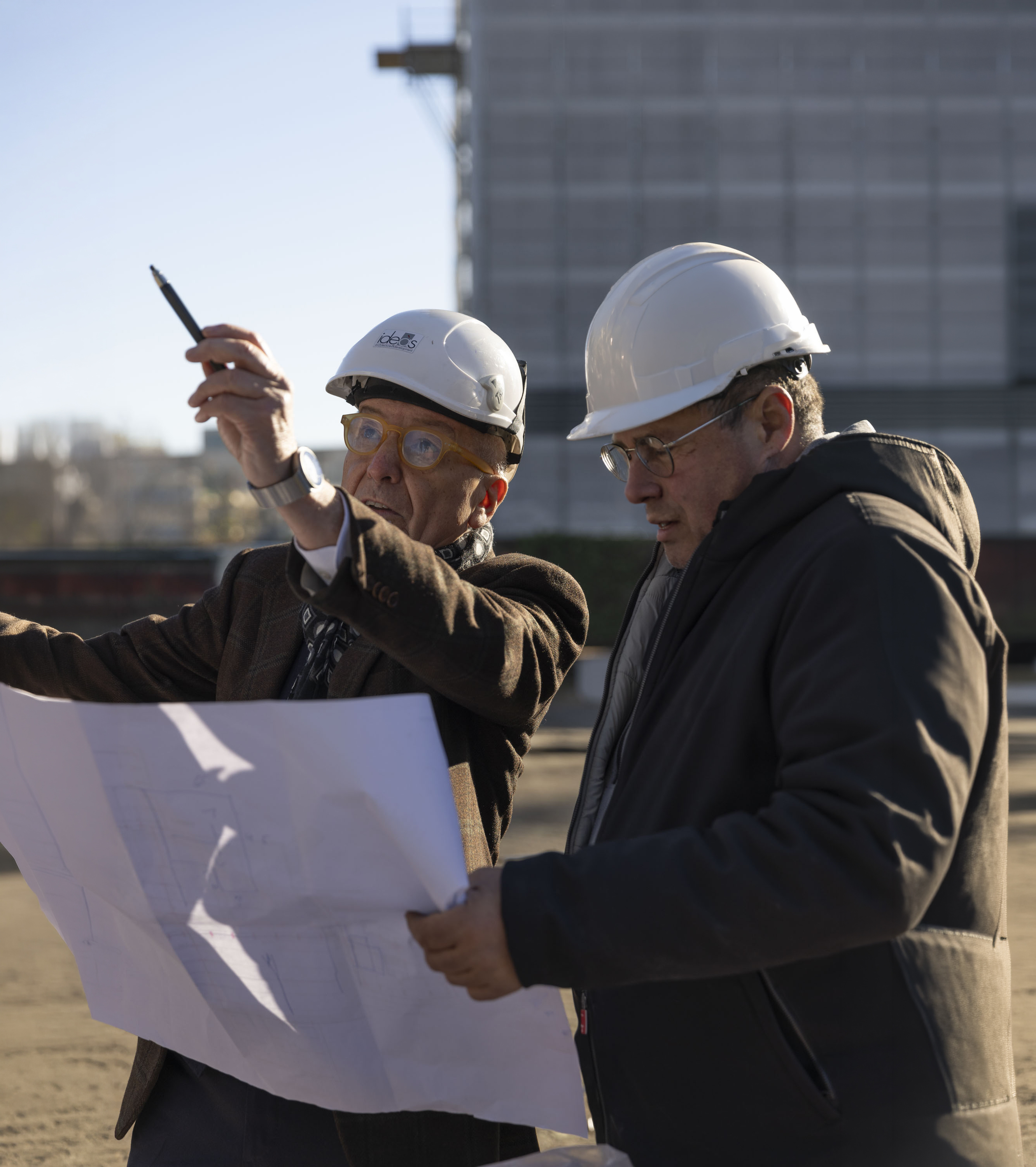 Materiali e processo di lavoro in bianco e nero